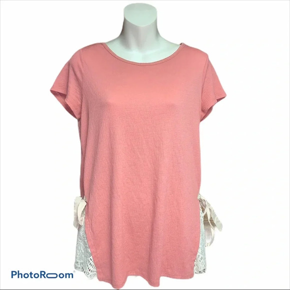 LC Lauren Conrad Tops - LC Lauren Conrad peach/cream size small top
